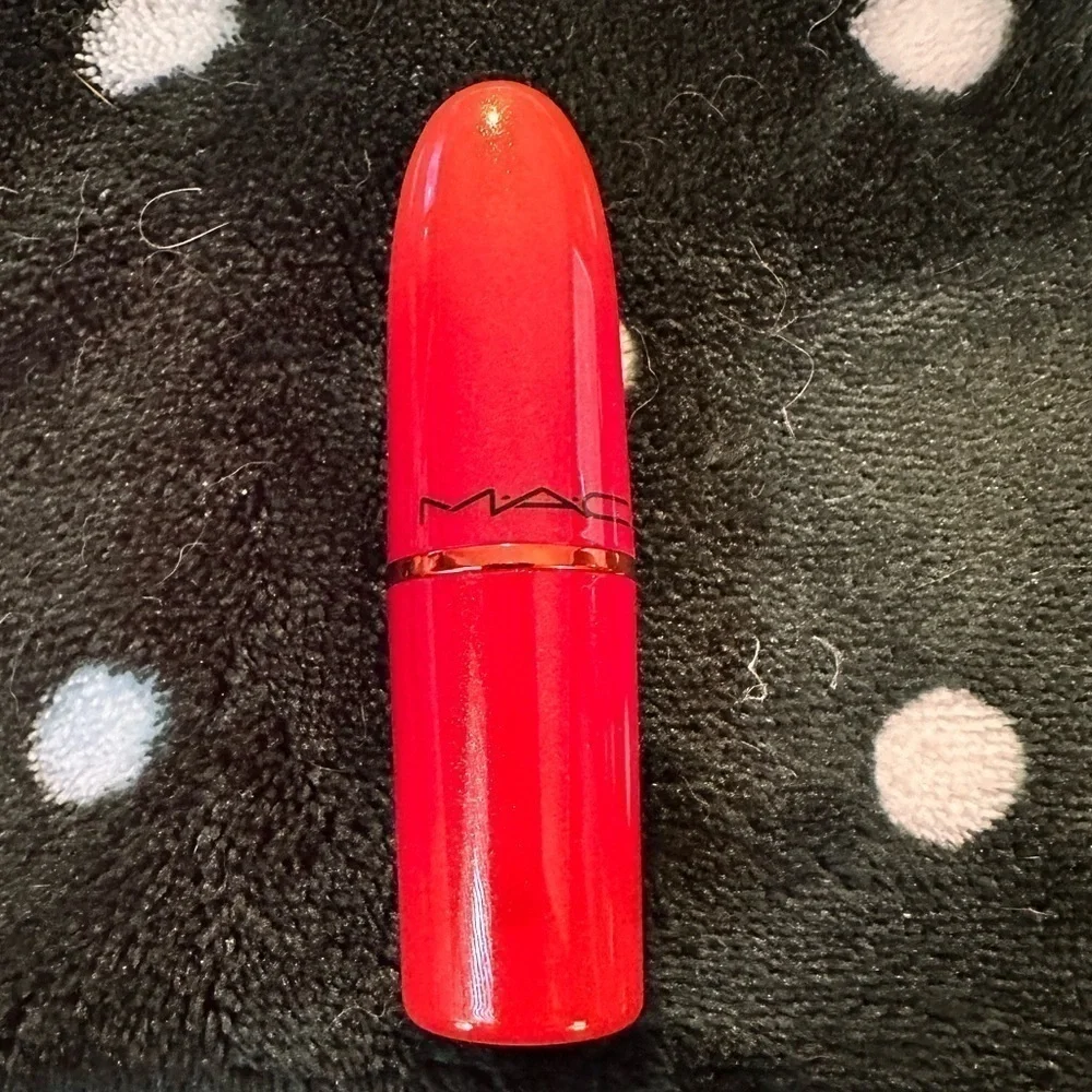 MAC Cosmetics midtone yellow